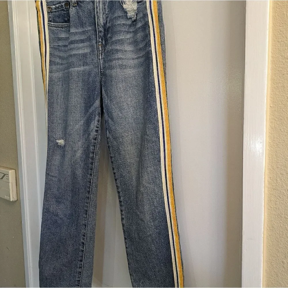 Pistola Monroe Cute yellow and blue accents on these jeans